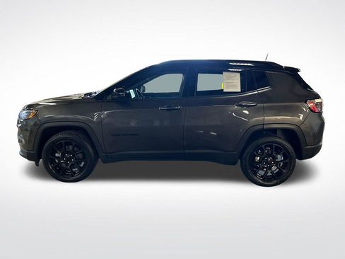 Certified 2023 Jeep Compass Latitude w/ Convenience Group AWD/4WD image 2