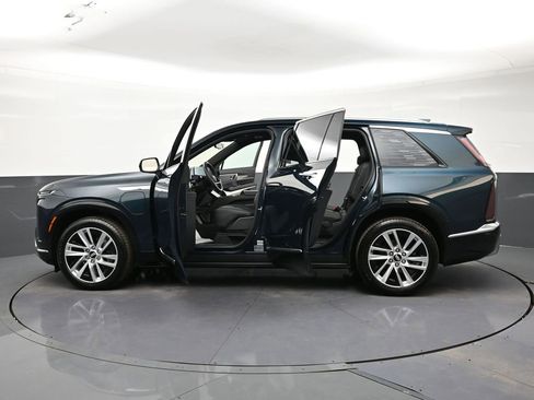 Used 2026 Cadillac Vistiq Luxury AWD/4WD image 36