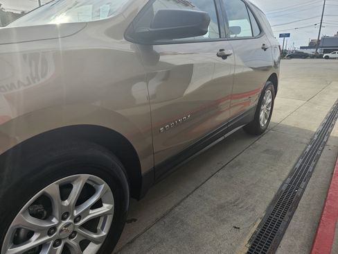 Used 2018 Chevrolet Equinox LS image 10