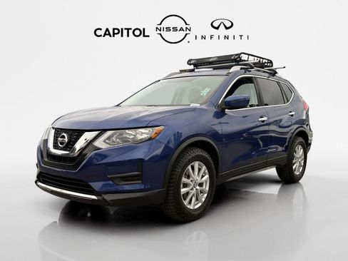 Used 2017 Nissan Rogue SV image 1