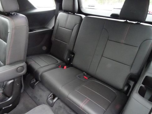 Used 2022 Chevrolet Traverse RS image 40