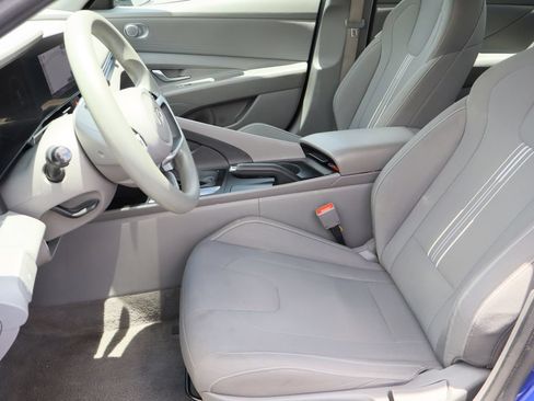 Used 2024 Hyundai Elantra SEL FWD image 19