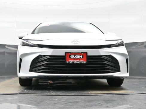 Used 2025 Toyota Camry LE image 26