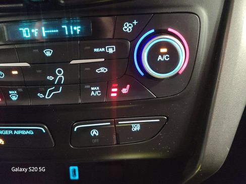 Used 2019 Ford Escape SEL image 34