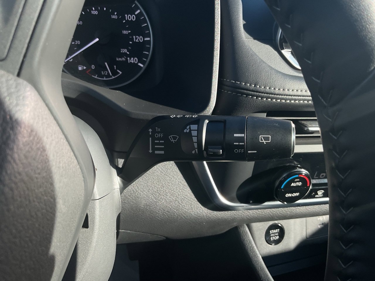 Used 2025 Nissan Rogue SV FWD image 39