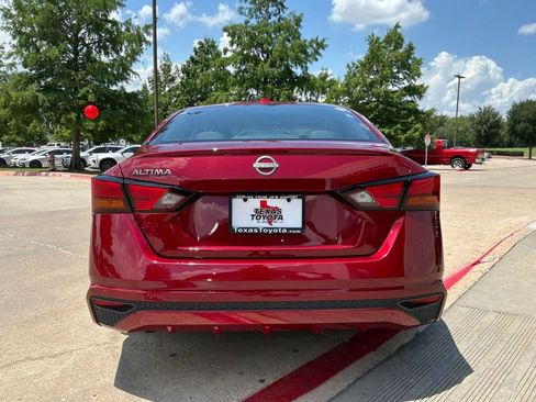 Used 2025 Nissan Altima 2.5 SV FWD image 7