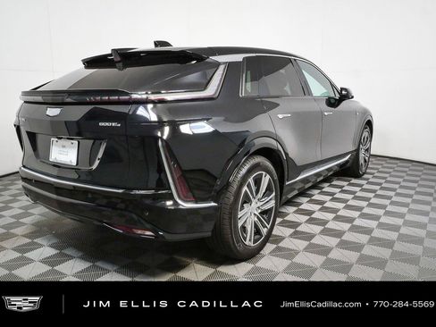 Used 2024 Cadillac Lyriq Luxury AWD/4WD image 33