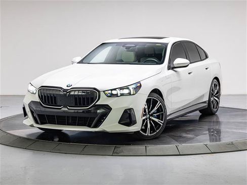 Used 2024 BMW 540i xDrive w/ Premium Package AWD/4WD image 1