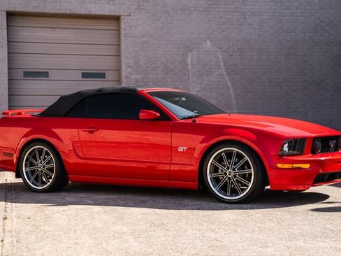 Used 2006 Ford Mustang GT Premium RWD image 31
