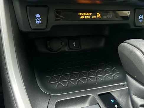 Used 2022 Toyota RAV4 XLE image 41