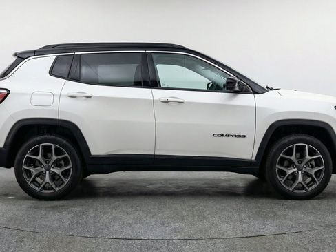 Used 2025 Jeep Compass Limited AWD/4WD image 11