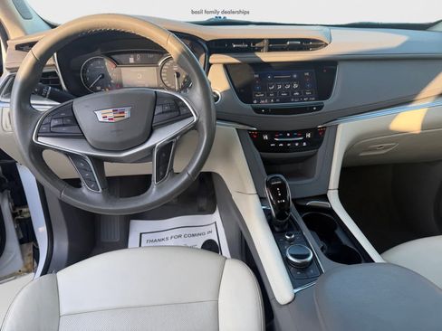 Used 2022 Cadillac XT5 Premium Luxury AWD/4WD image 13