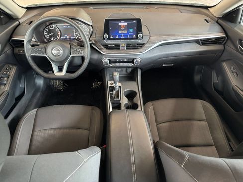 Used 2025 Nissan Altima 2.5 SV FWD image 28
