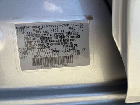 Used 2025 Nissan Versa SV FWD image 28
