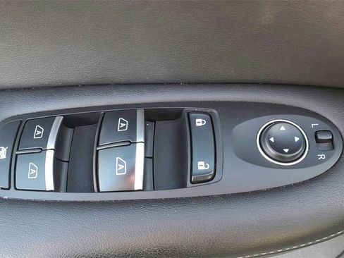 Used 2019 INFINITI QX50 Luxe w/ Navigation Package image 16