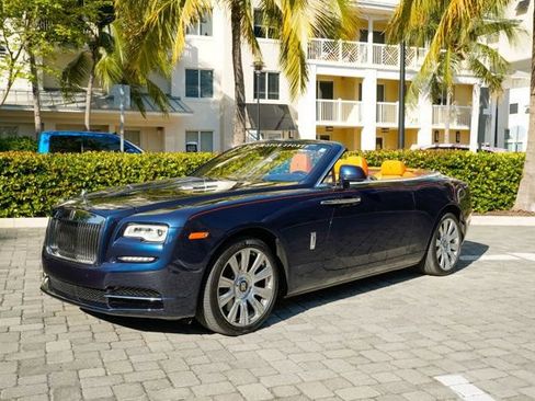 Used 2016 Rolls-Royce Dawn image 9