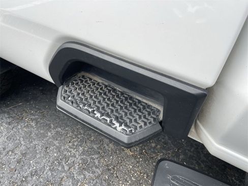 Used 2021 Chevrolet Silverado 3500 LTZ w/ Gooseneck/5TH Wheel Package image 12