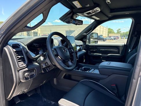 New 2026 RAM 2500 Limited AWD/4WD image 18