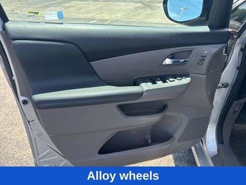 Used 2015 Honda Odyssey Touring image 23
