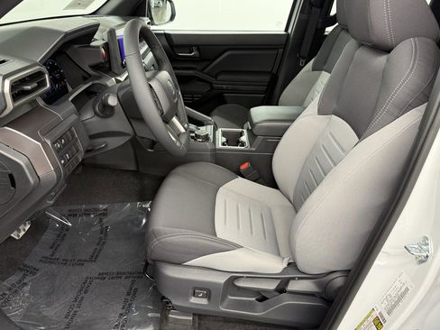 Used 2025 Toyota Tacoma TRD Off-Road image 16