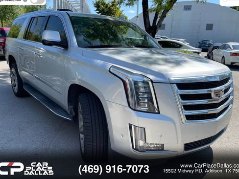 Used 2020 Cadillac Escalade ESV Luxury RWD image 2