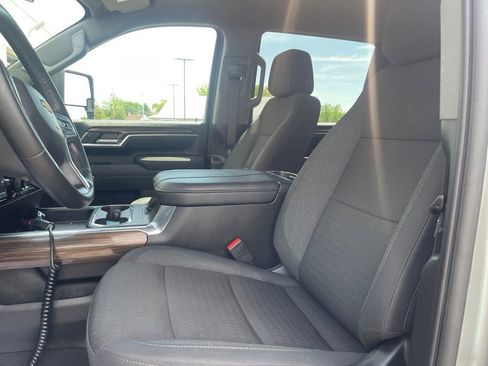 Used 2025 Chevrolet Silverado 2500 LT w/ Convenience Package AWD/4WD image 11