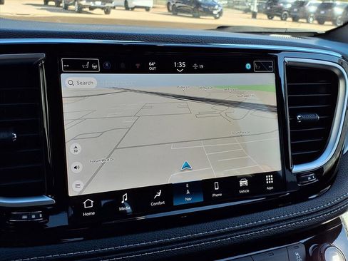 New 2026 Chrysler Pacifica Limited w/ S Appearance Package image 6