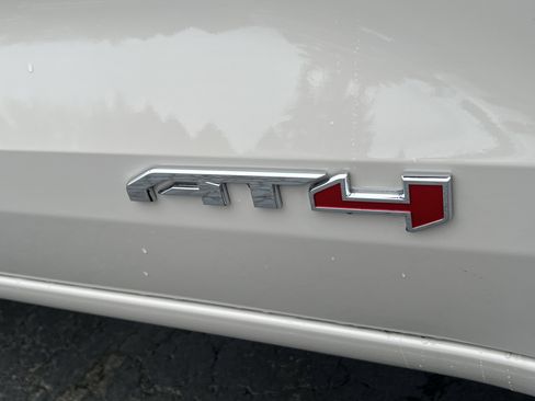 New 2026 GMC Canyon AT4 w/ Technology Plus Package AWD/4WD image 9