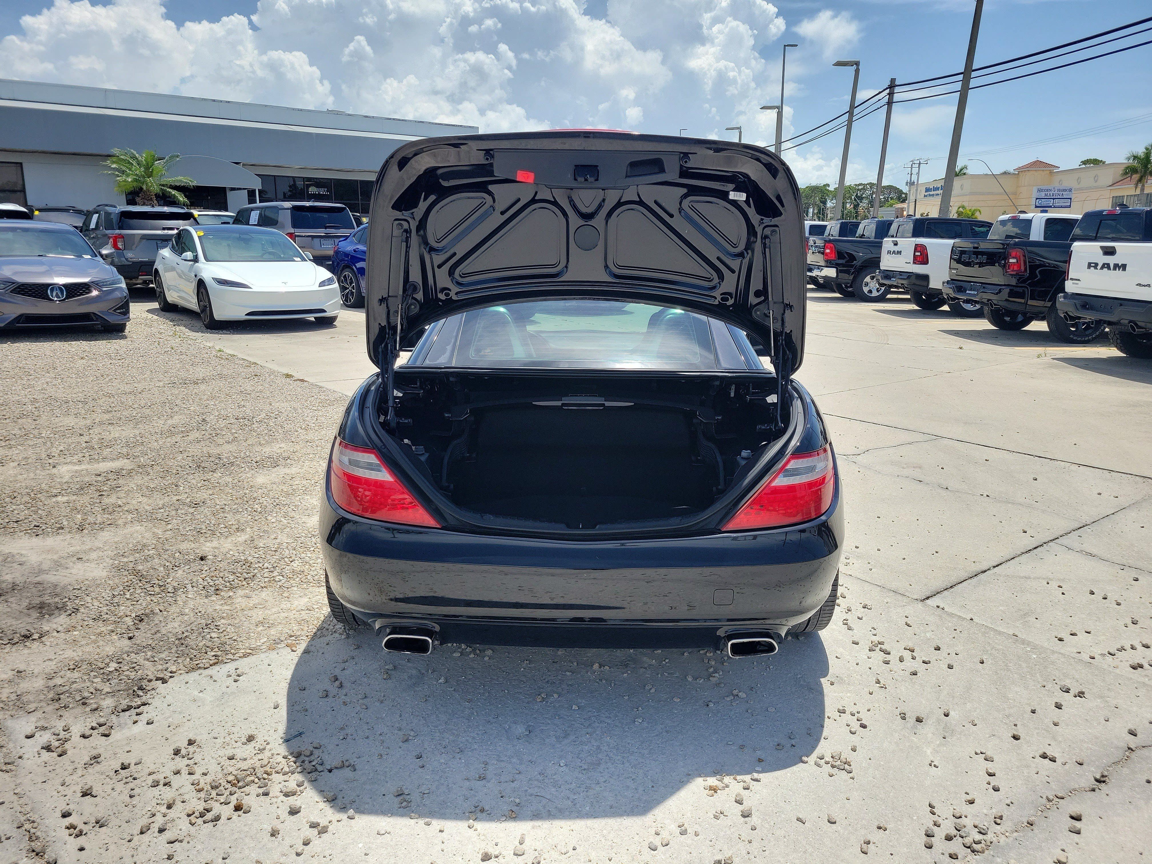 Used 2013 Mercedes-Benz SLK 250 image 10