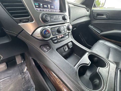 Used 2018 Chevrolet Suburban LT AWD/4WD image 29