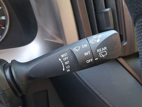 Used 2016 Toyota RAV4 LE AWD/4WD image 19