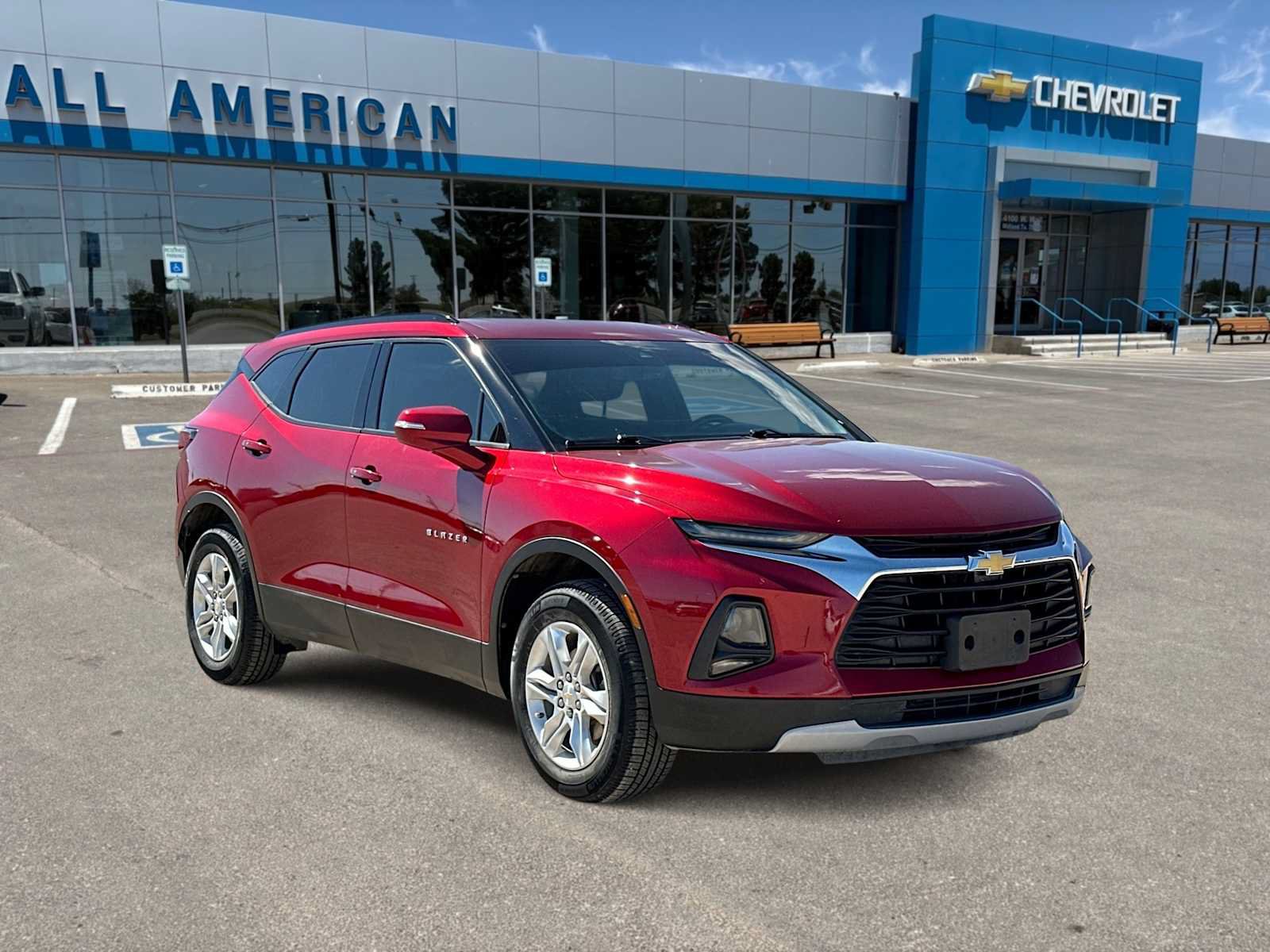 Used 2022 Chevrolet Blazer LT FWD image 2