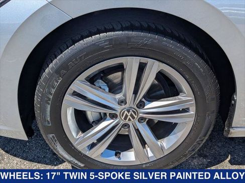 Used 2023 Volkswagen Jetta SE w/ Panoramic Sunroof Package FWD image 9