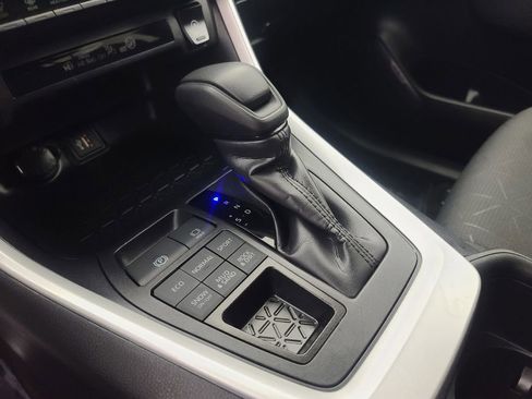 Used 2025 Toyota RAV4 XLE image 36