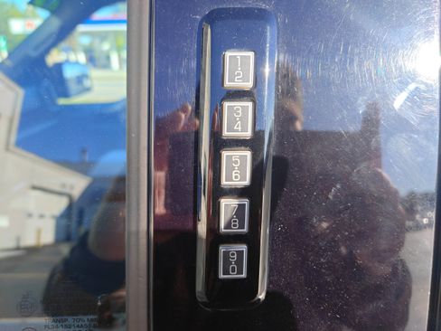 Used 2019 Ford F150 XLT w/ Equipment Group 302A Luxury image 8