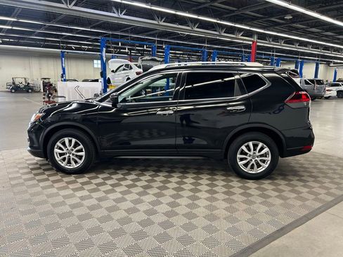 Used 2018 Nissan Rogue SV FWD image 3