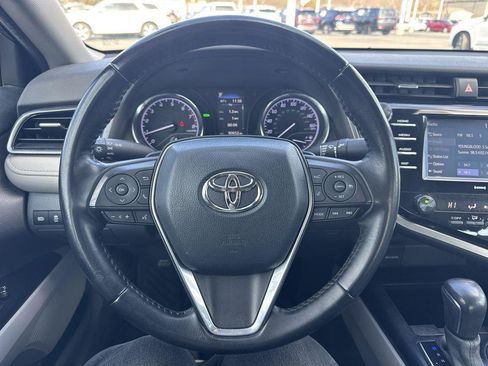 Used 2020 Toyota Camry SE image 14