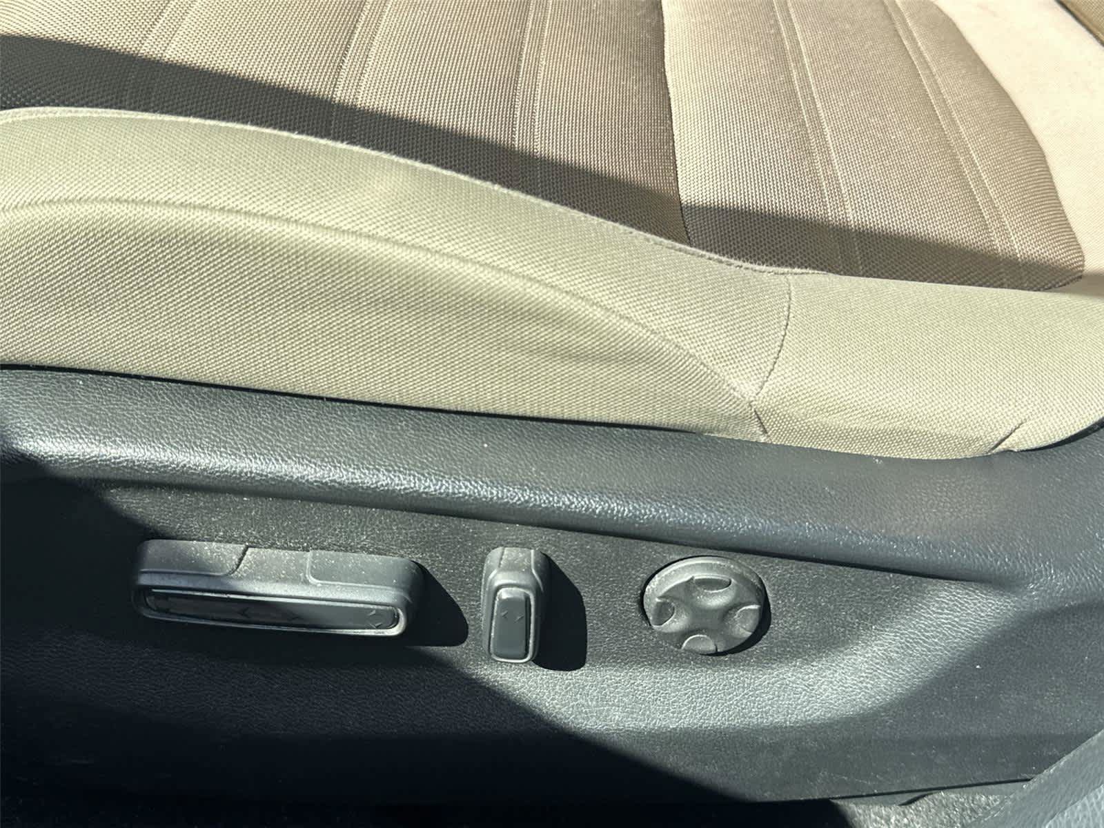 Used 2018 Honda CR-V EX image 13
