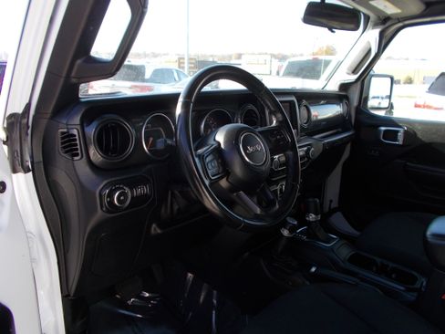 Used 2020 Jeep Wrangler Unlimited Sport image 11