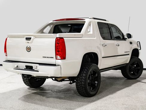 Used 2013 Cadillac Escalade EXT Premium AWD/4WD image 6