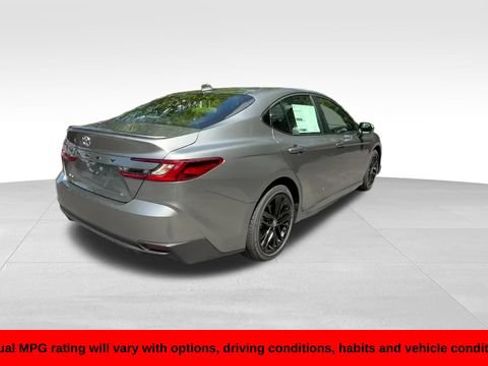 Used 2026 Toyota Camry SE FWD image 7