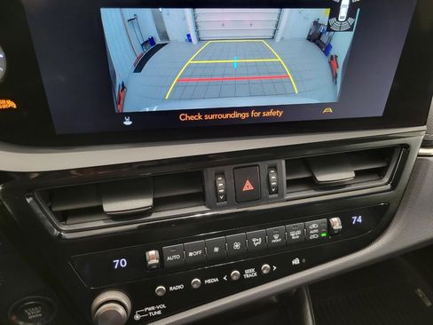 Used 2023 Lexus ES 250 w/ Premium Package AWD/4WD image 15