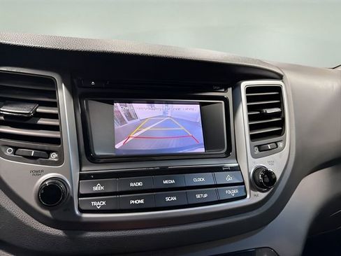 Used 2017 Hyundai Tucson SE image 18