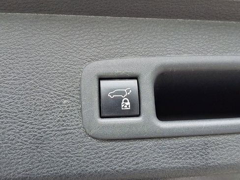 Used 2021 Toyota Sienna XLE AWD/4WD image 32
