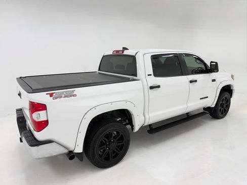 Used 2020 Toyota Tundra SR5 w/ SR5 Leather Package RWD image 41