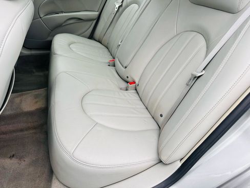 Used 2008 Buick Lucerne CXL w/ Driver Confidence Package FWD image 28