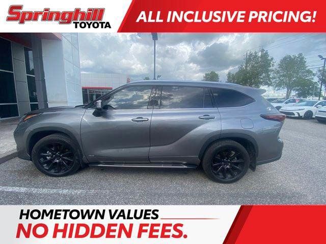 Certified 2026 Toyota Highlander Limited AWD/4WD image 1