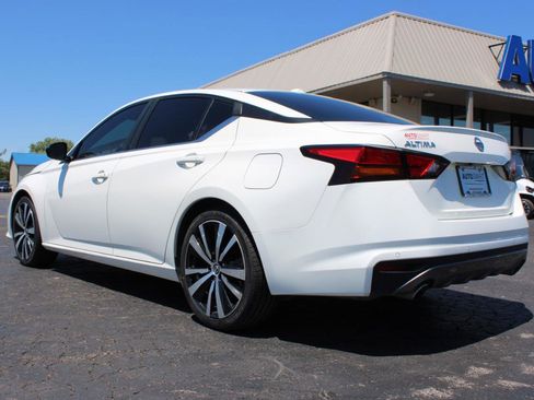 Used 2020 Nissan Altima 2.5 SR FWD image 10