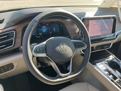 New 2026 Volkswagen Atlas SE FWD image 35