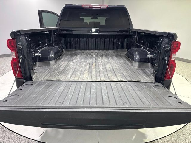 Used 2022 Chevrolet Silverado 1500 LT AWD/4WD image 25